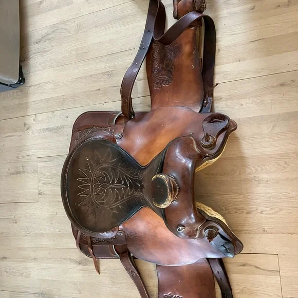 Beeswax Leather Conditioner Bring Life back into your bags - Picture 5 of 10